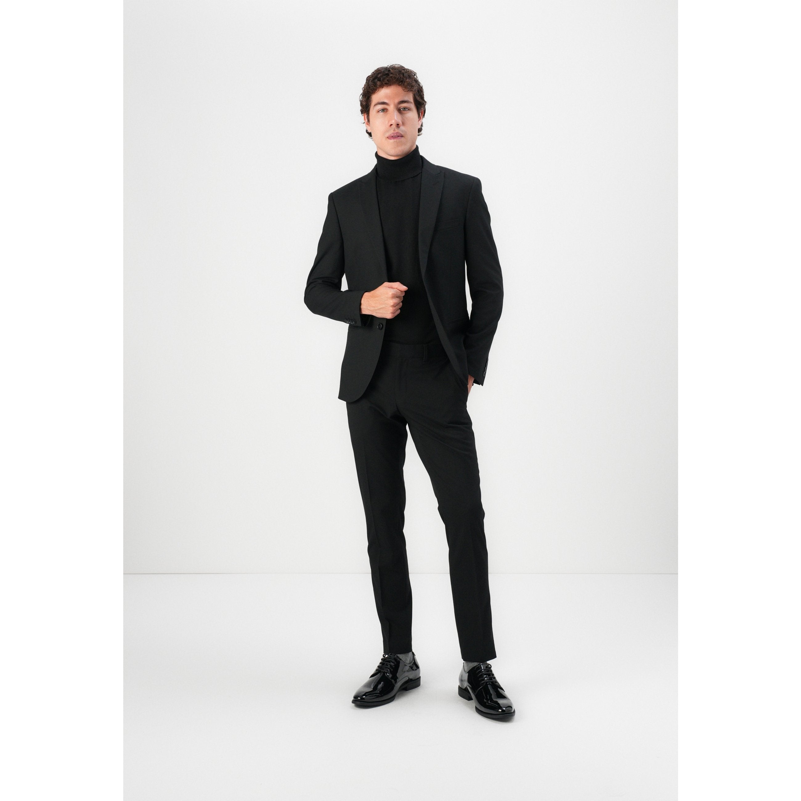 Elegant Isaac Dewhirst Soloman Slim Fit Black Two-Button Suit Jacket